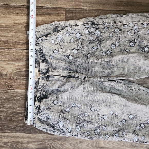 XCVI Blue Linen Blend Relaxed Striped Floral Embroidery Pants Size Medium - Picture 3 of 6